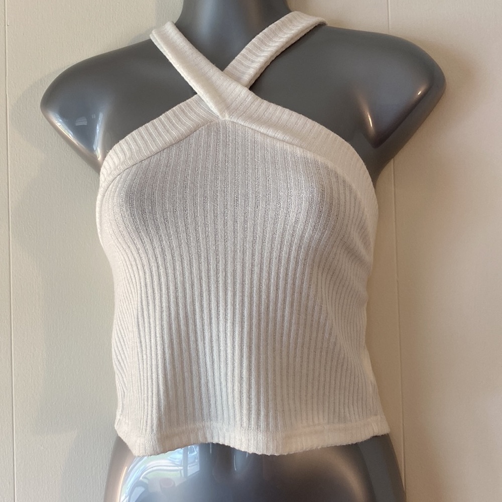 3/$20 - SHEIN White Criss-cross Cropped Tank - Picture 3 of 5